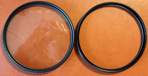 Links Hama, rechts Hoya UV Filter