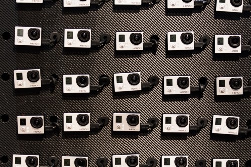 Eine Wand voller GoPro her3 Black auf dem MWC 2013